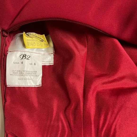 Deep red B2 two-piece prom dress never worn - Picture 3 of 5
